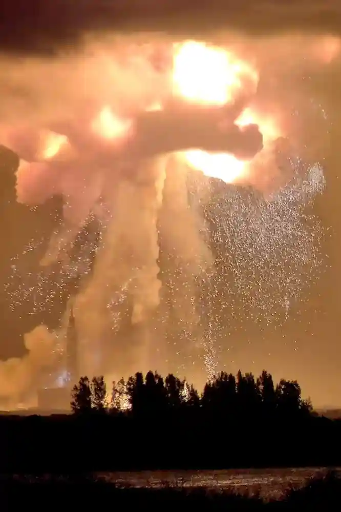 Blue Origin Investigates Rocket Explosion as Public Is Warned About Possible Wreckage Washing Ashore science