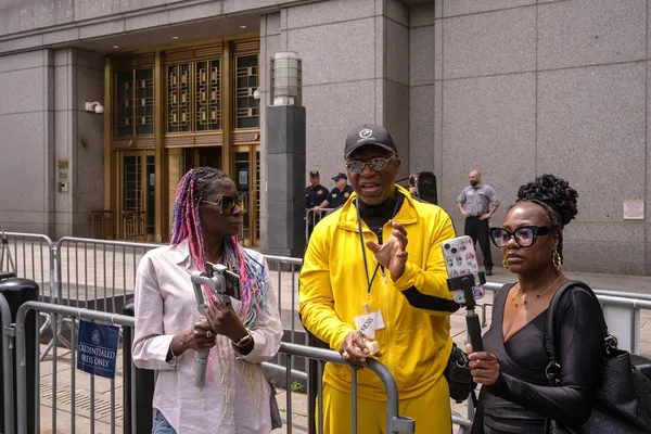 Combs, Mangione Trials Fuel Rise of TikTok Courtroom Influencers