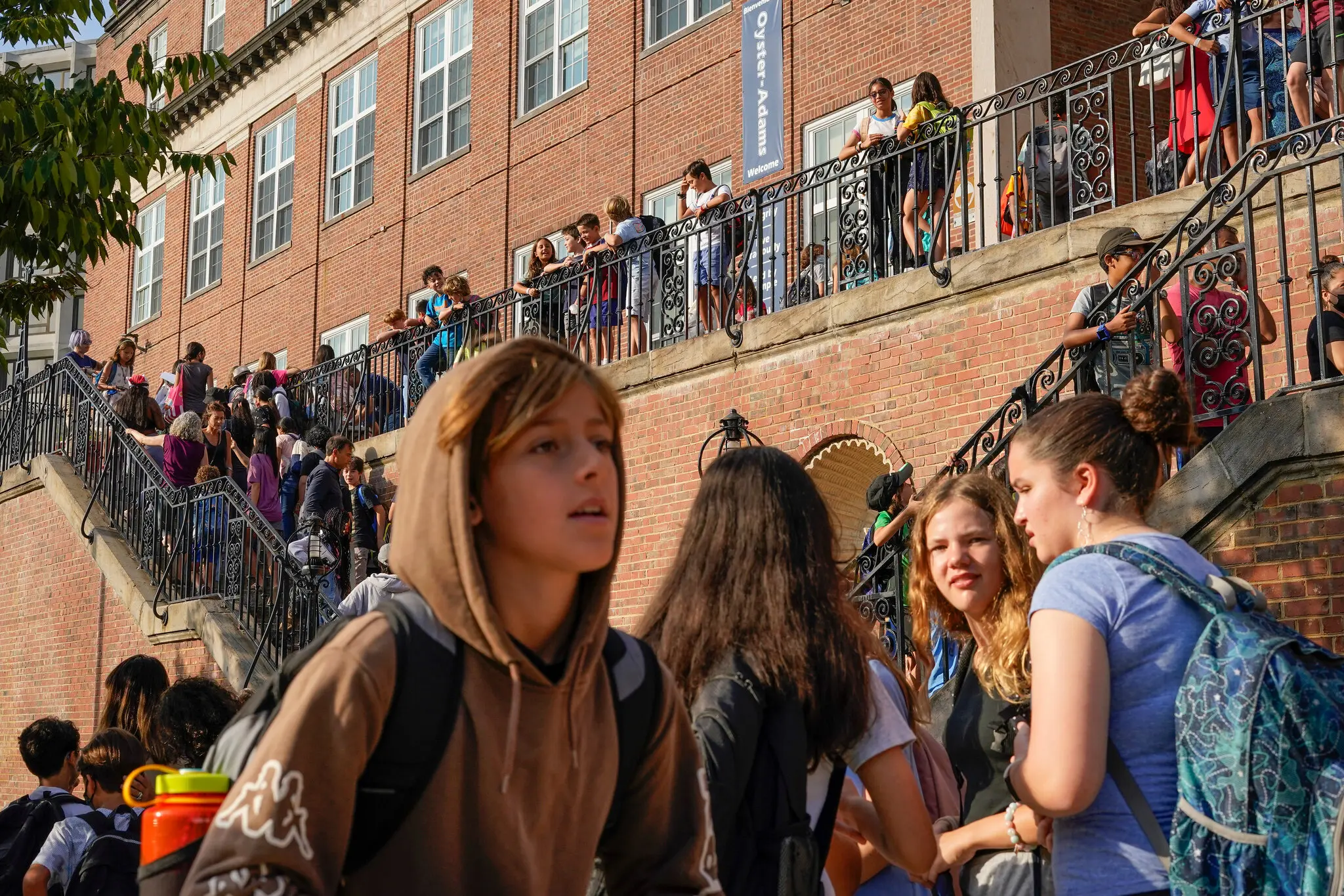 /images/districts-turn-to-higher-pay-and-strategic-bonuses-to-combat-teacher-shortages.webp