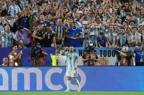 Lionel Messi Ties Men’s World Cup Goals Record With Hat Trick as Argentina Tops Algeria sports