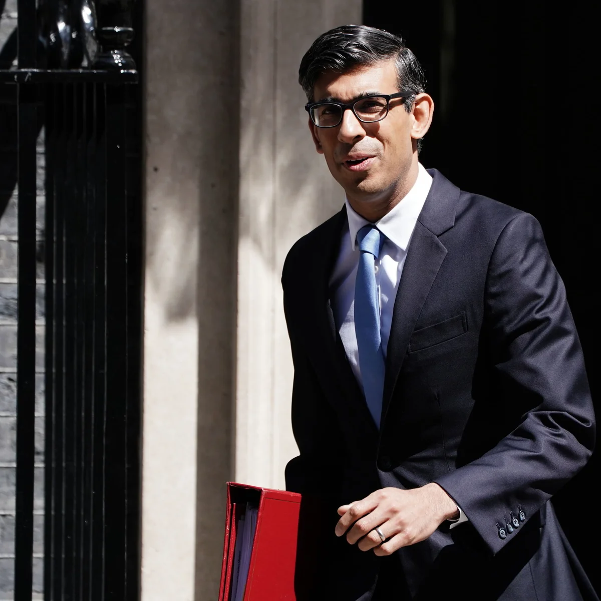 UK Government’s Migrant Deal Faces Scrutiny as Tory Ministers Warn: 'Success Hinges on Lower Numbers'